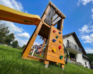 domek drewniany dziecięcy plac zabaw ogrodowy 88